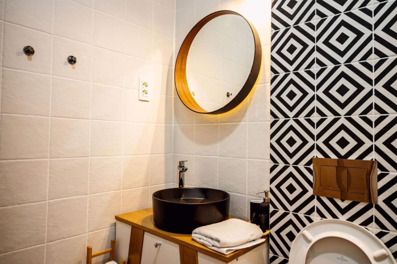 Conacul Olarilor Bed & Breakfast Baia de Fier Exterior photo